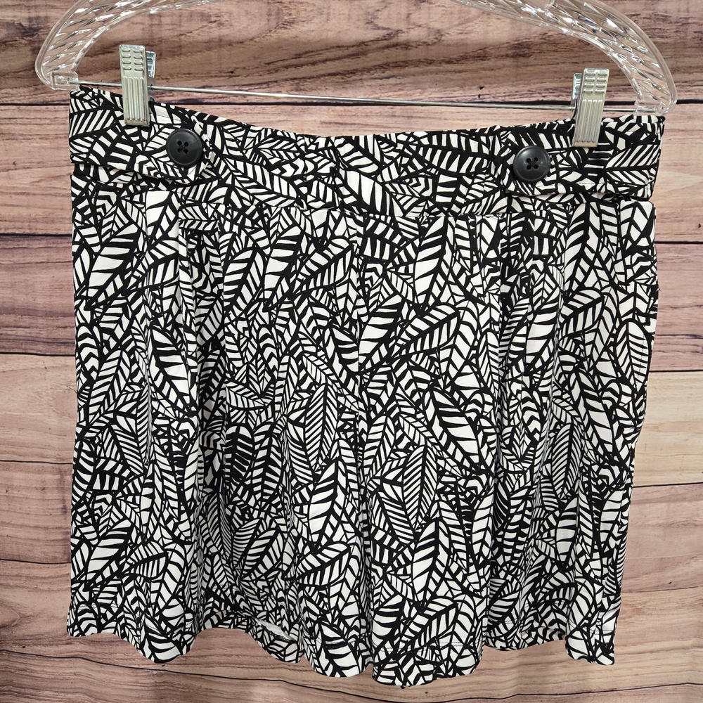 Black and White Leaf Print Shorts